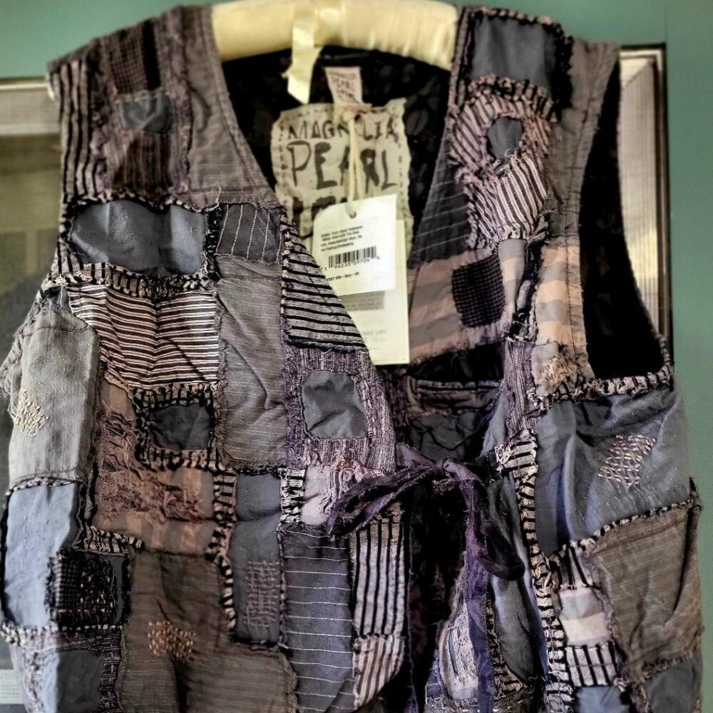 Magnolia Pearl Nikha Vest NWT!